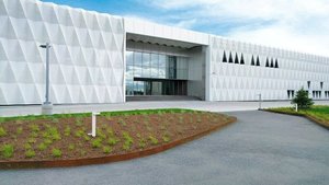 Equinix expands footprint in Canada