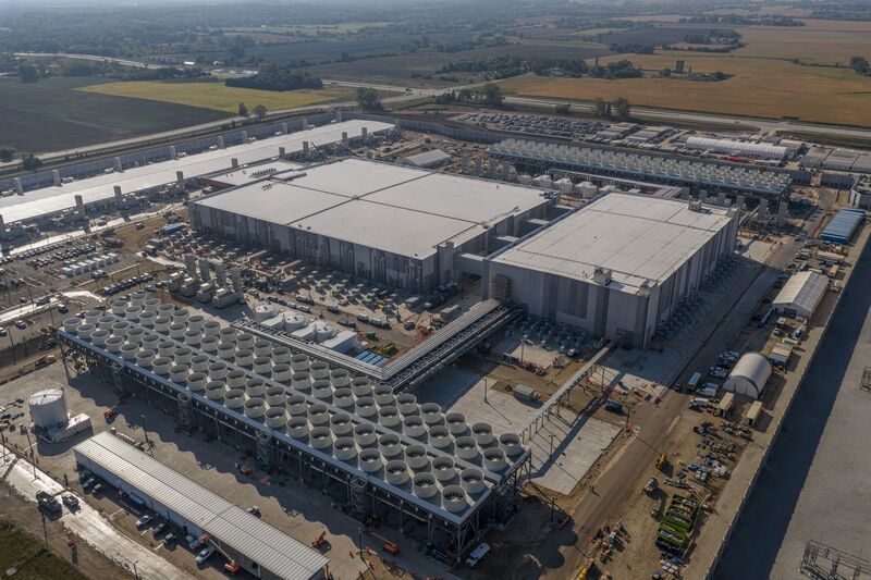 Microsoft filed for state review on October 20 of a three-building data center campus in Rome, Georgia, with 422MW of planned capacity. The [Development of Regional Impact application](https://dca....
