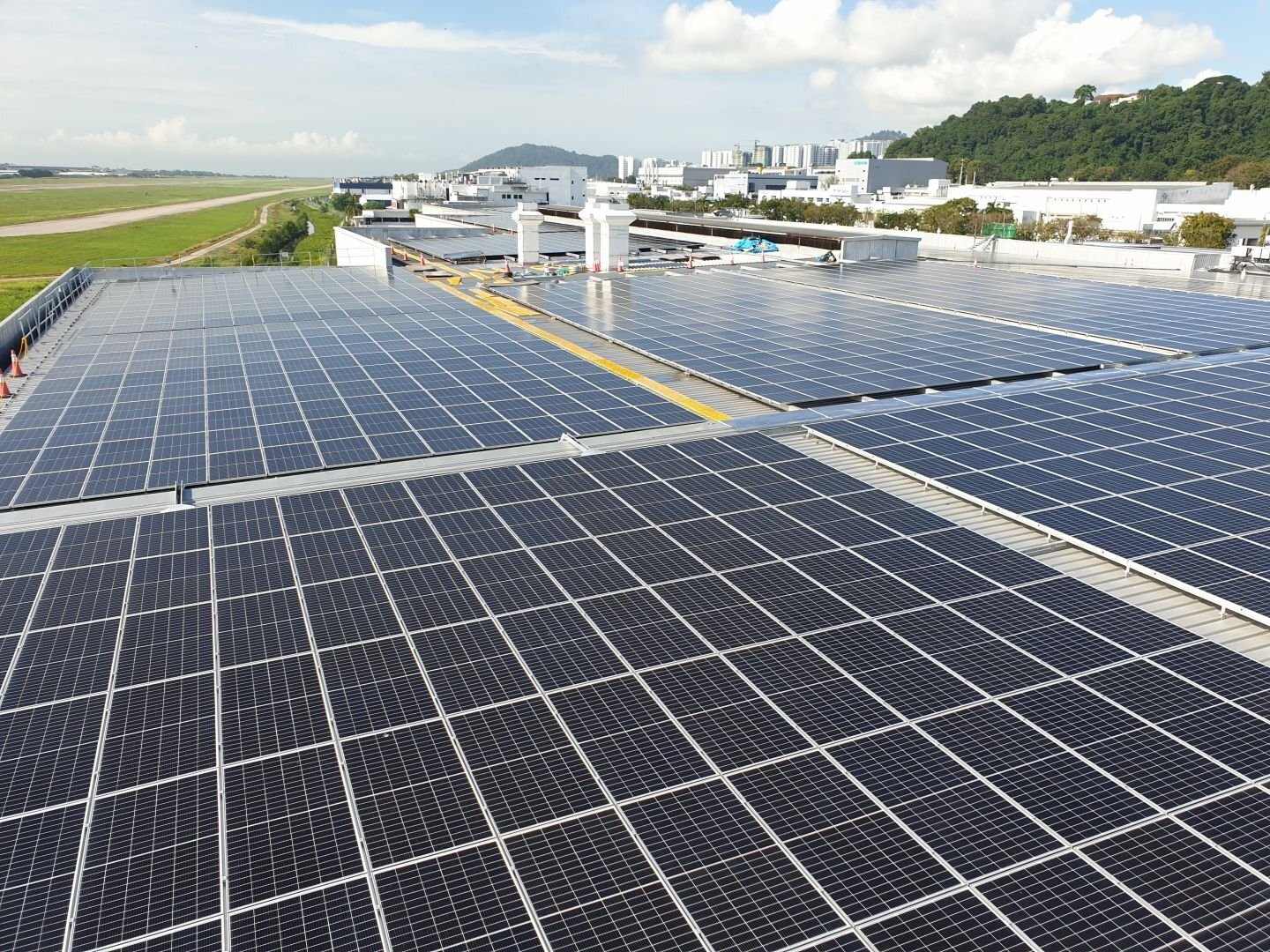 [Microsoft](https://baxtel.com/data-centers/microsoft-azure) will buy the entire output of two new solar projects in [Japan](https://baxtel.com/regions/japan) developed by Blueleaf Energy under lon...