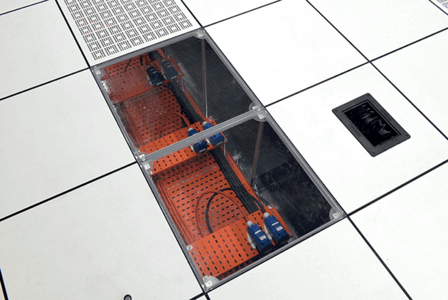 Cyberjaya 4 Data Center provides customers with 32 Amp single-phase power sockets for each standard rack. These sockets are colored red and grey.