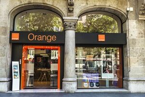 Orange signs two vPPAs in Romania