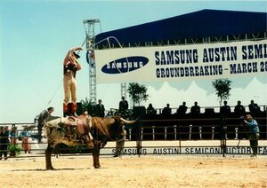 Samsung plans investment in semiconductor cluster