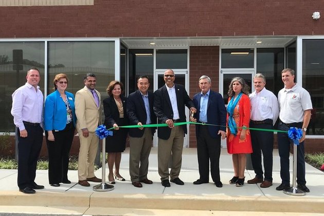 TierPoint CEO Jerry Kent, Maryland Lt. Governor Rutherford and other local officials celebrate the grand opening of our newest Maryland facility with a ceremonial ribbon cutting!