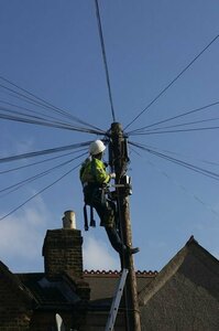 UK telecoms minister calls for infrastructure sharing