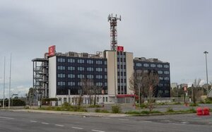 Vodafone sells Italian business for €8 billion